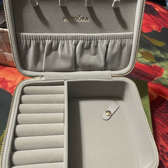 Pandora jewelry box - Picture 7 of 8